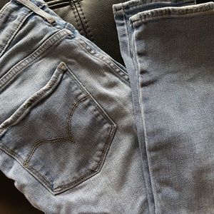 Levi’s 721 high rise skinny denim jeans